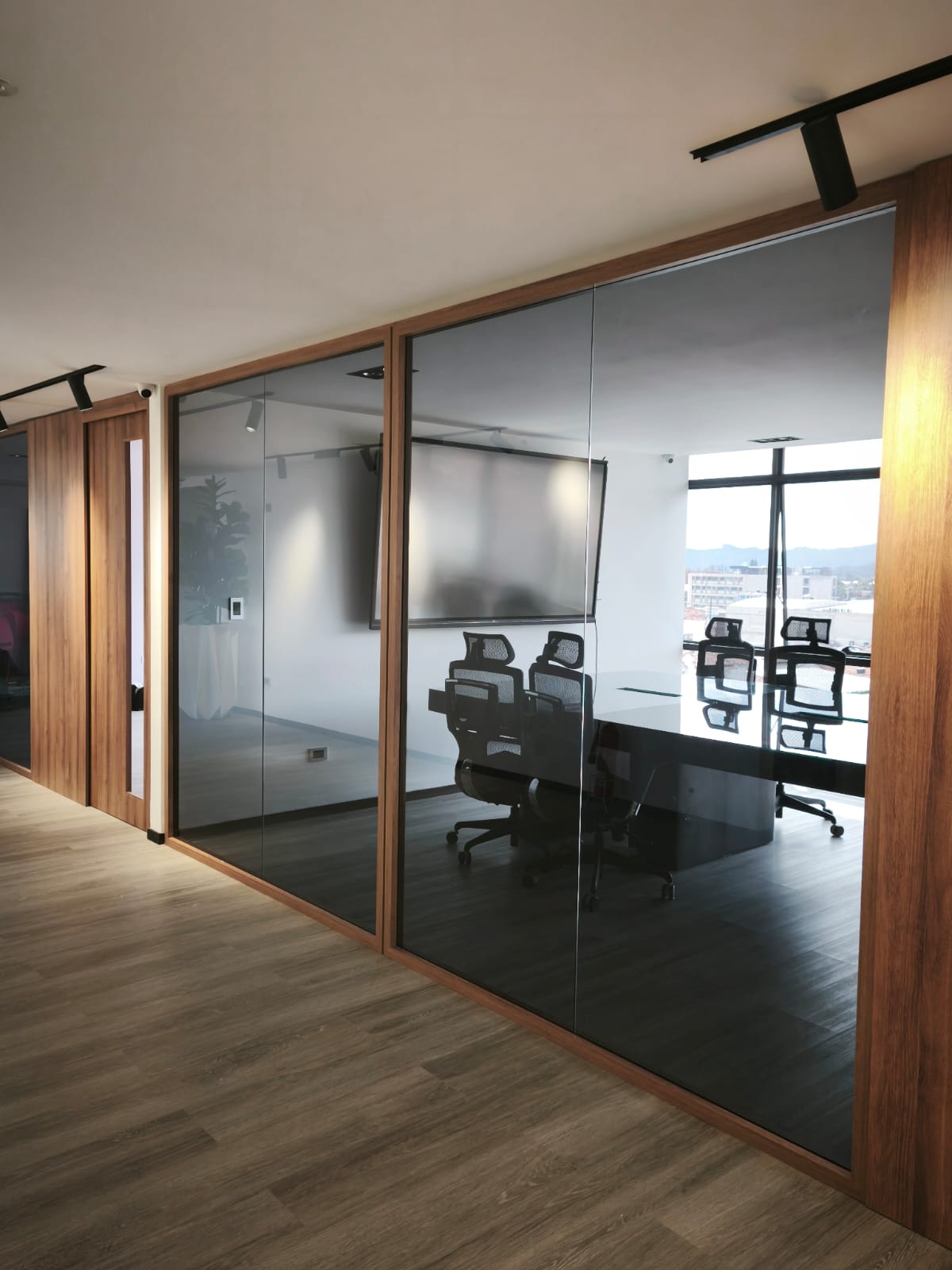 oficinas en vidrio3.jpg